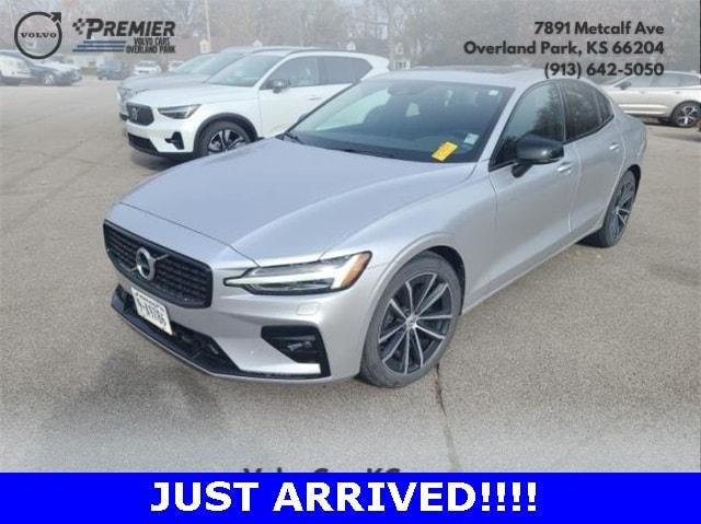 2022 volvo s60 b5 momentum