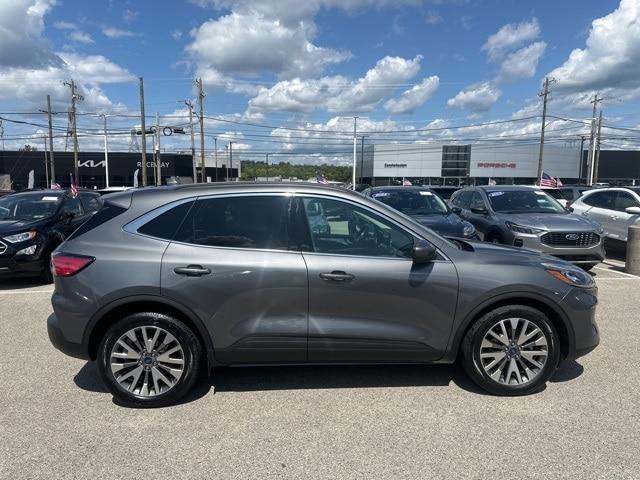 2022 ford escape titanium