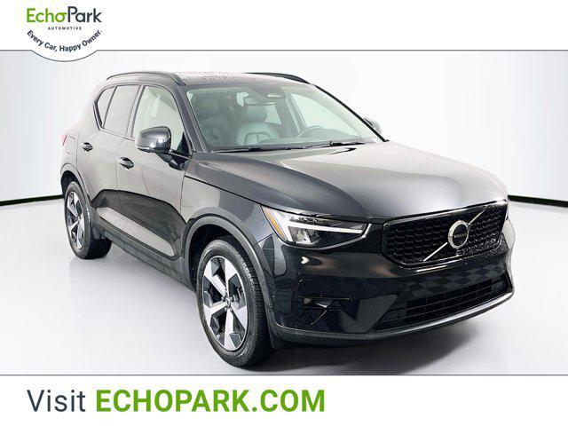 2023 volvo xc40 b4 ultimate dark theme
