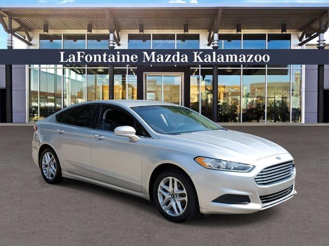 2016 ford fusion se