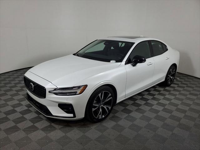 2024 volvo s60 b5 core dark theme