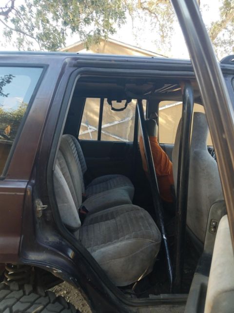 1993 grand cherokee 4.0 5 speed long arms 35's