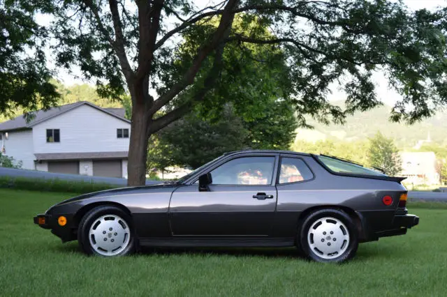 1980 porsche 924 turbo coupe 2-door 2.0l