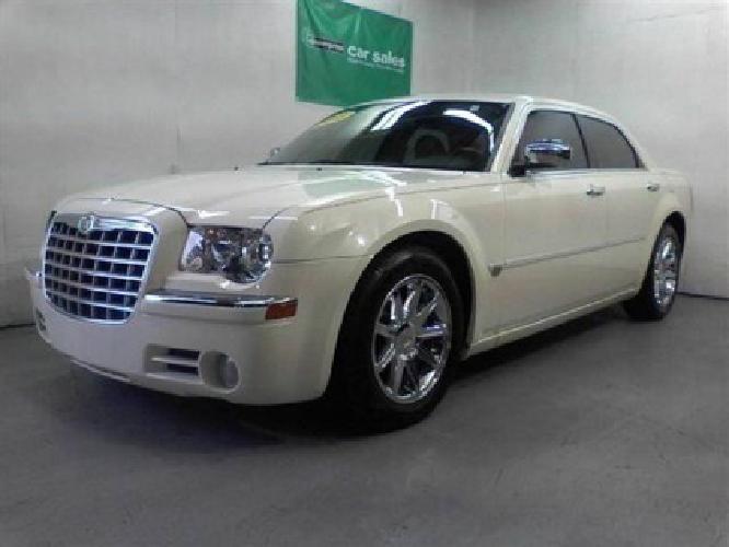 2005 chrysler 300 300c sedan 4d in cincinnati, oh