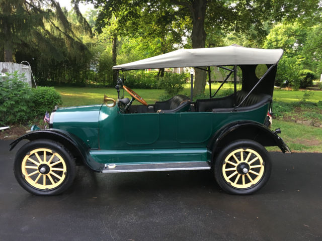 1916 overland *running antique car*