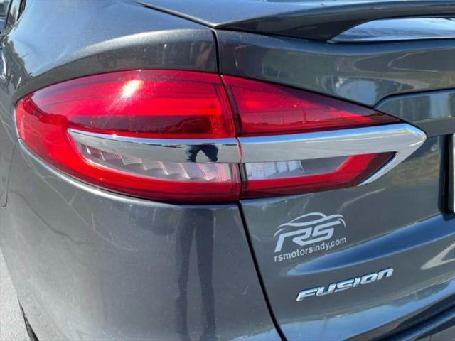 2020 ford fusion se