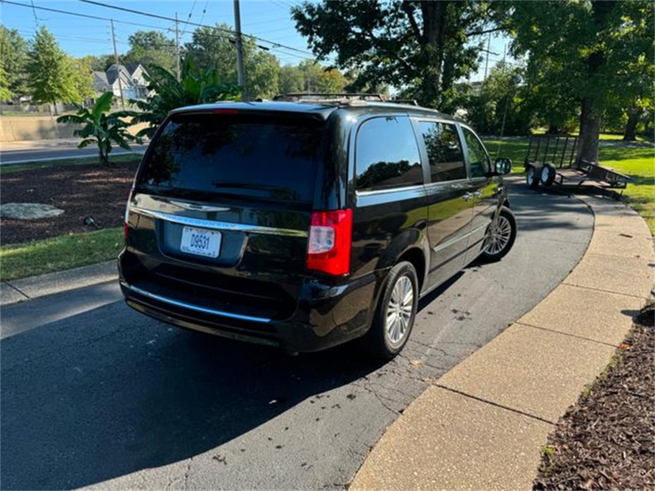 2014 chrysler town & country