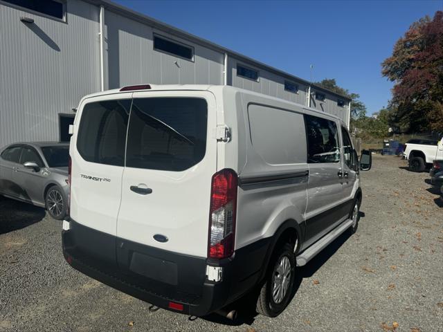 2023 ford transit-150 base
