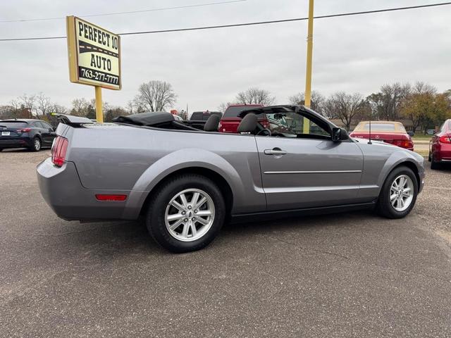 2006 ford mustang v6