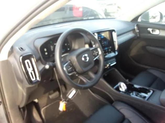 2024 volvo xc40 b5 plus bright theme