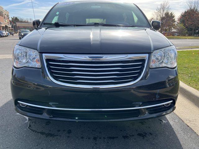 2014 chrysler town & country touring