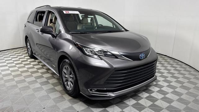 2021 toyota sienna xle