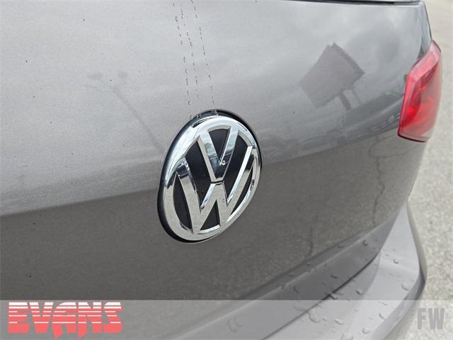 2015 volkswagen golf r 4-door