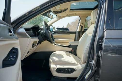 2022 jeep grand cherokee in beloit, wisconsin