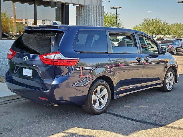2019 toyota sienna l