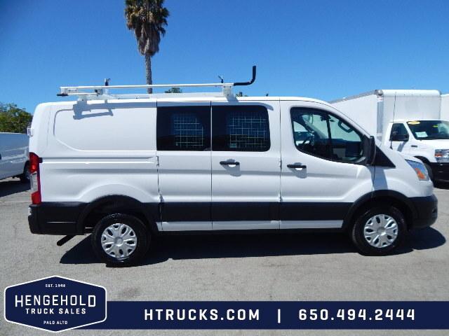 2022 ford transit-250