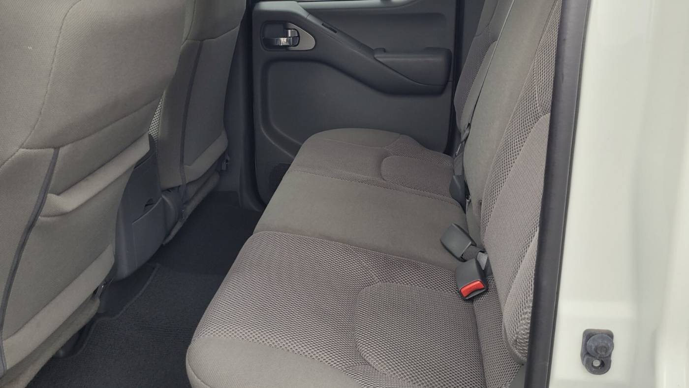 2019 nissan frontier sv v6