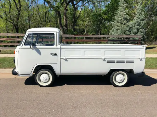 1990 volkswagen bus pick-up single cab bay window