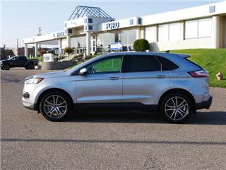 2021 Ford Edge titanium
