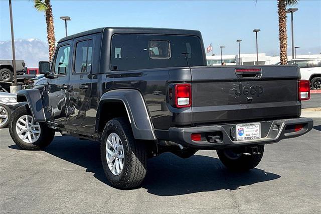 2023 jeep gladiator sport s
