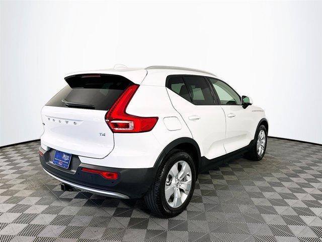 2020 volvo xc40 t4 momentum