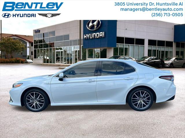 2021 toyota camry xle hybrid
