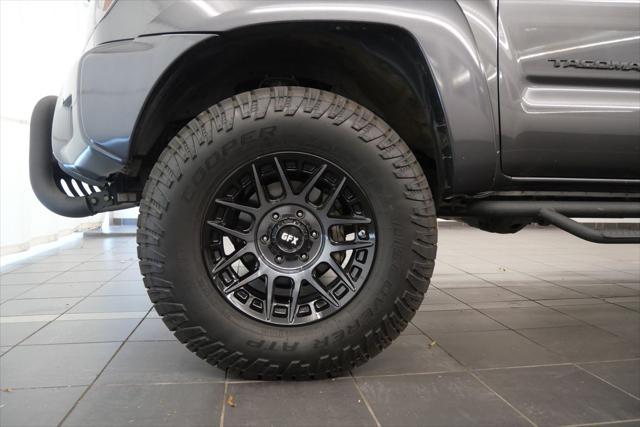 2013 toyota tacoma base