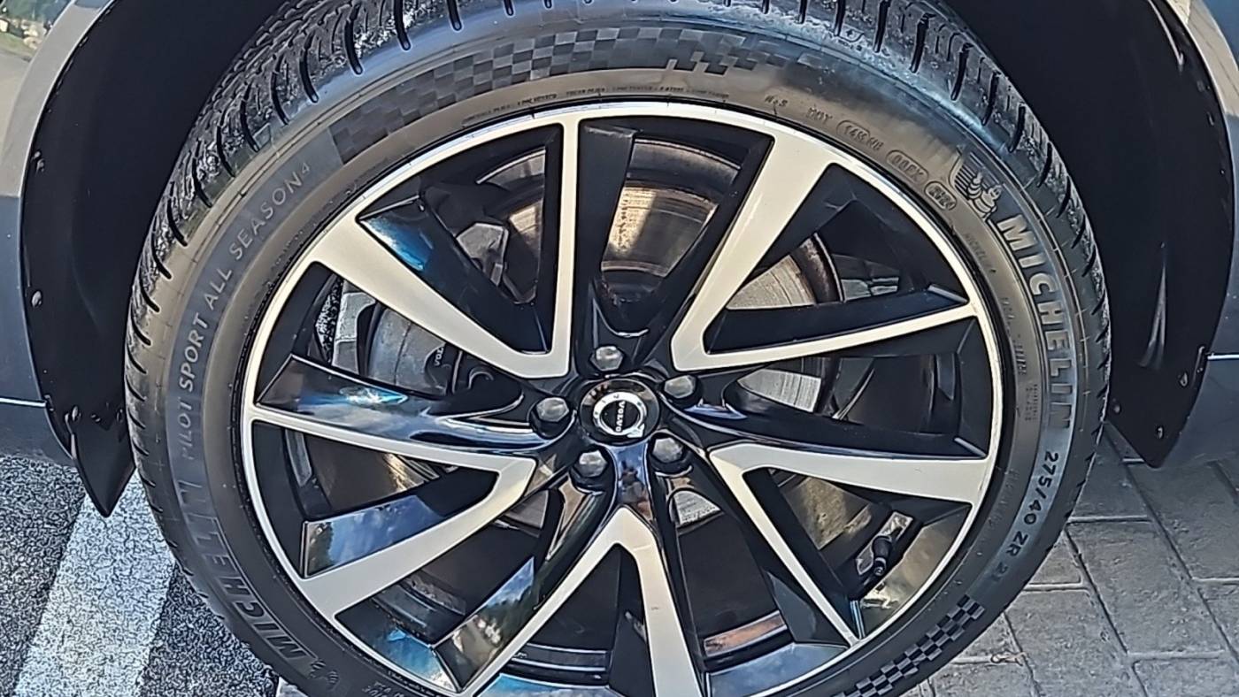 2020 volvo xc90 t6 momentum 6-passenger