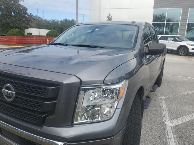 2021 nissan titan sv
