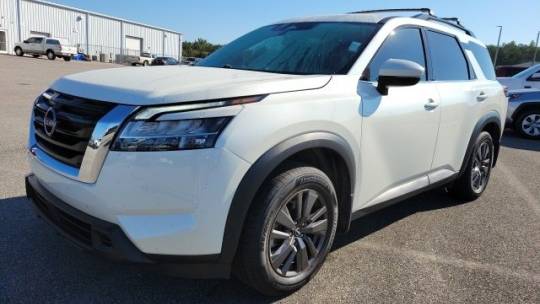 2022 Nissan Pathfinder sv