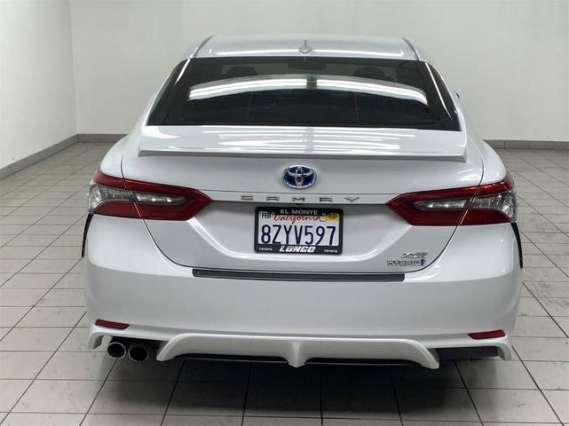 2022 toyota camry hybrid xse