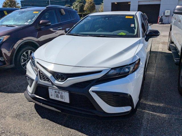 2022 toyota camry se