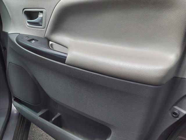 2017 toyota sienna le