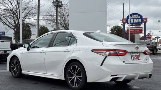 2019 toyota camry l