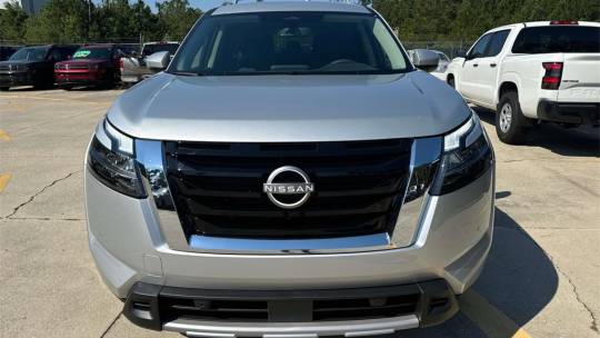2024 Nissan Pathfinder sl