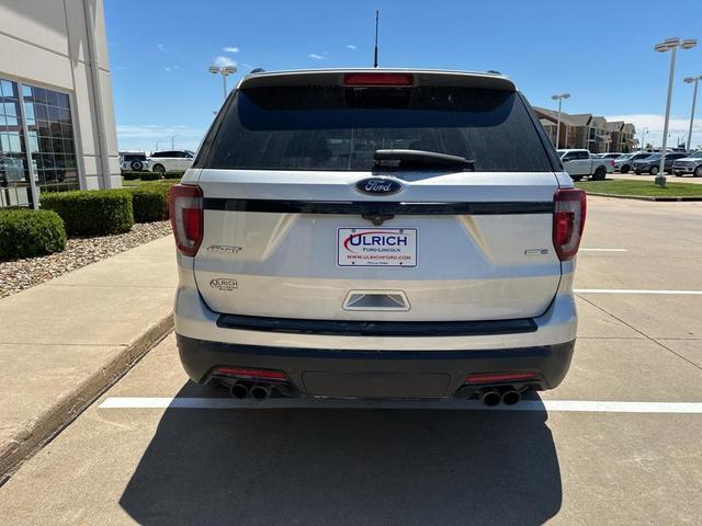 2018 ford explorer sport