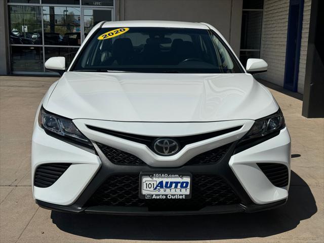 2020 toyota camry se