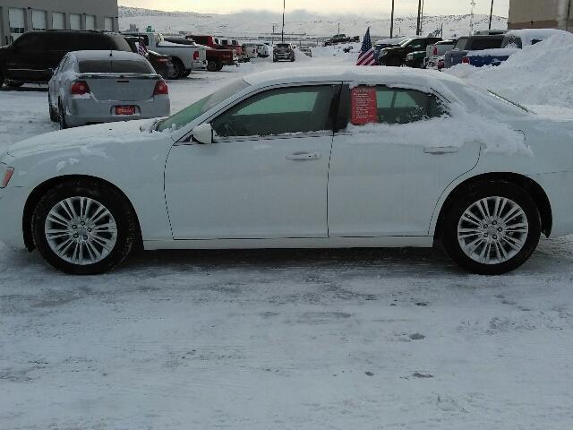 2013 chrysler 300 base awd base 4dr sedan for sale in bitter creek, wyoming