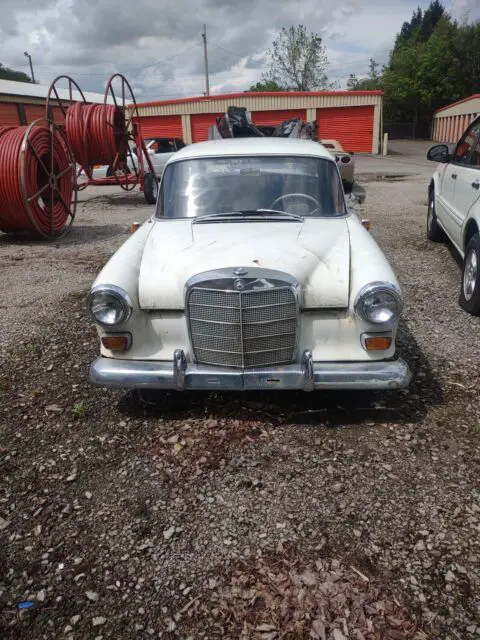 1965 mercedes-benz 190 sedan white rwd automatic