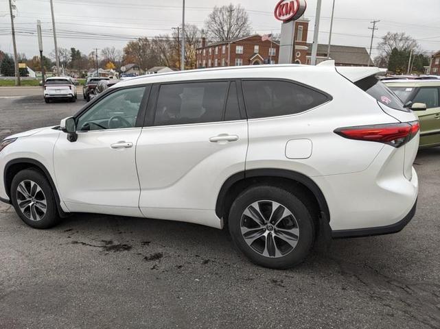 2021 toyota highlander xle