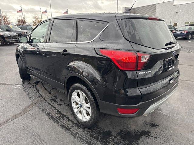 2019 ford escape se