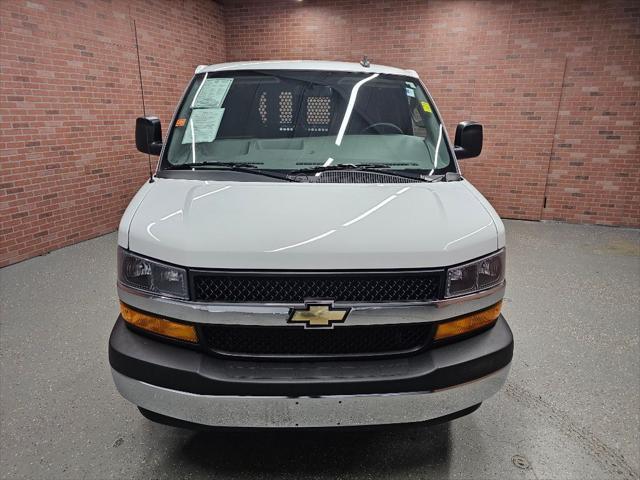 2022 chevrolet express 2500 rwd 2500 regular wheelbase wt