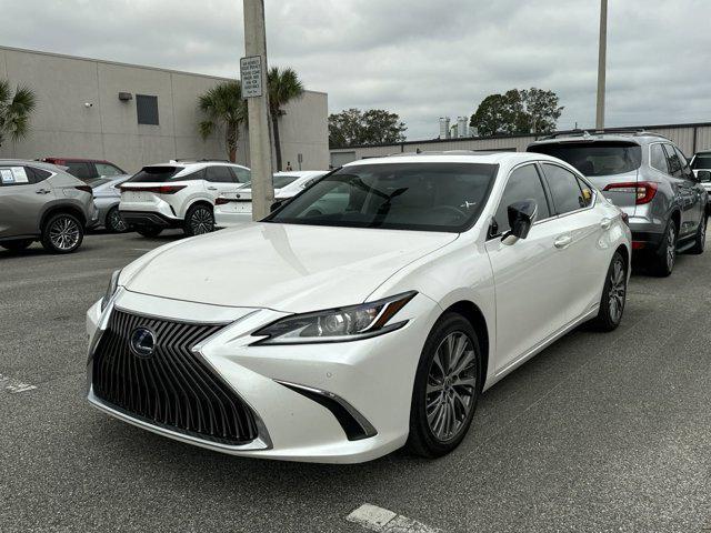 2021 lexus es 300h base