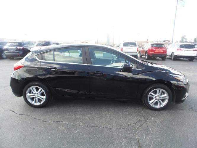 used 2017 chevrolet cruze lt hatchback kokomo, in 46904 for sale in kokomo, indiana