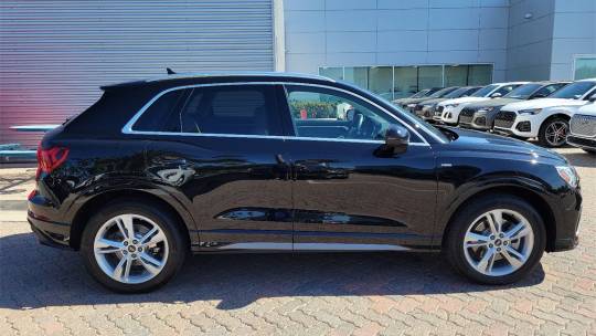 2022 Audi Q3