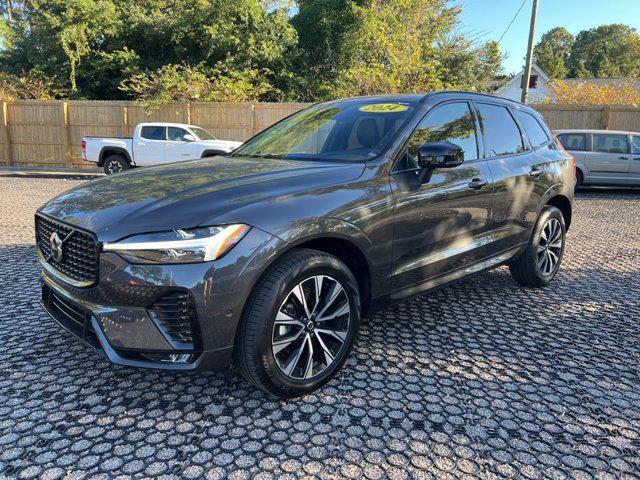 2024 volvo xc60 b5 plus dark theme
