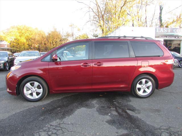 2014 toyota sienna le