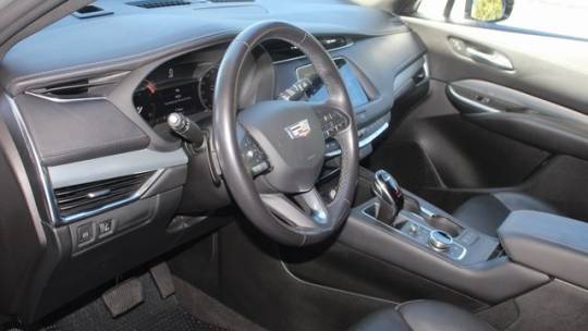 2022 Cadillac XT4 premium luxury
