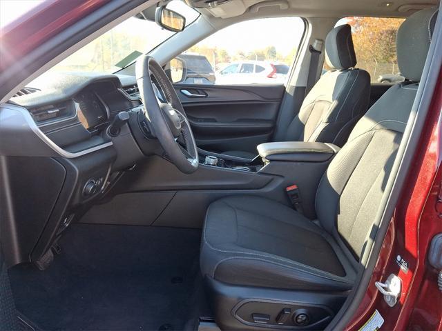 2023 jeep grand cherokee laredo