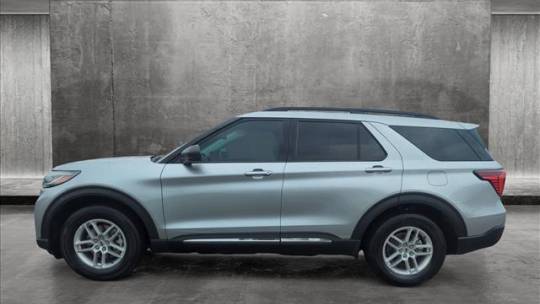 2025 Ford Explorer standard package